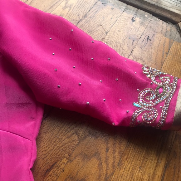 Pakistani wedding lengha - Picture 4 of 7